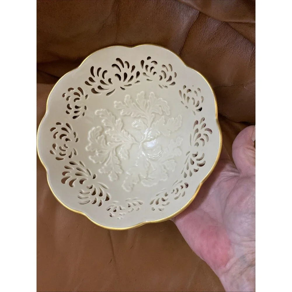 Lenox Westbury 8” Bowl Scallop Edge Trimmed In 24K Gold Flower Cut Outs